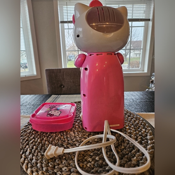 Hello Kitty Air Popcorn Popper - Picture 3 of 6